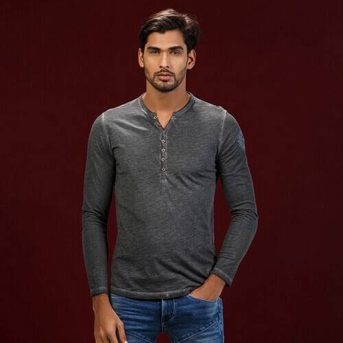 y neck t shirt mens